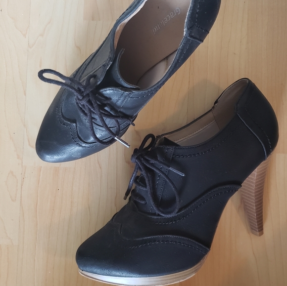 Black Booties fits small - Picture 3 of 4